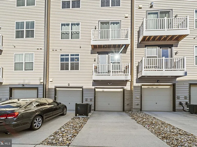12384 Azure Ln — Photo 29