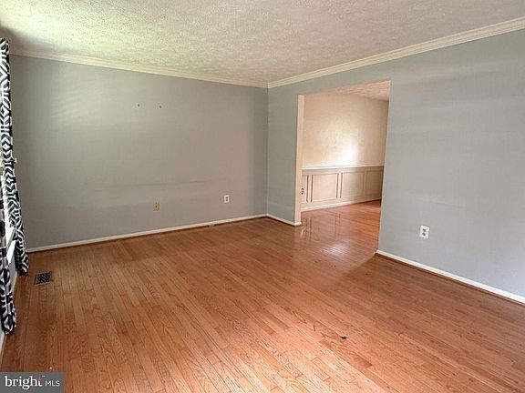 5th image of 7924 Butterfield Dr