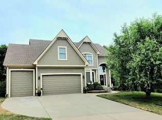 2412 SW Regency Dr, Lees Summit, MO 64082
