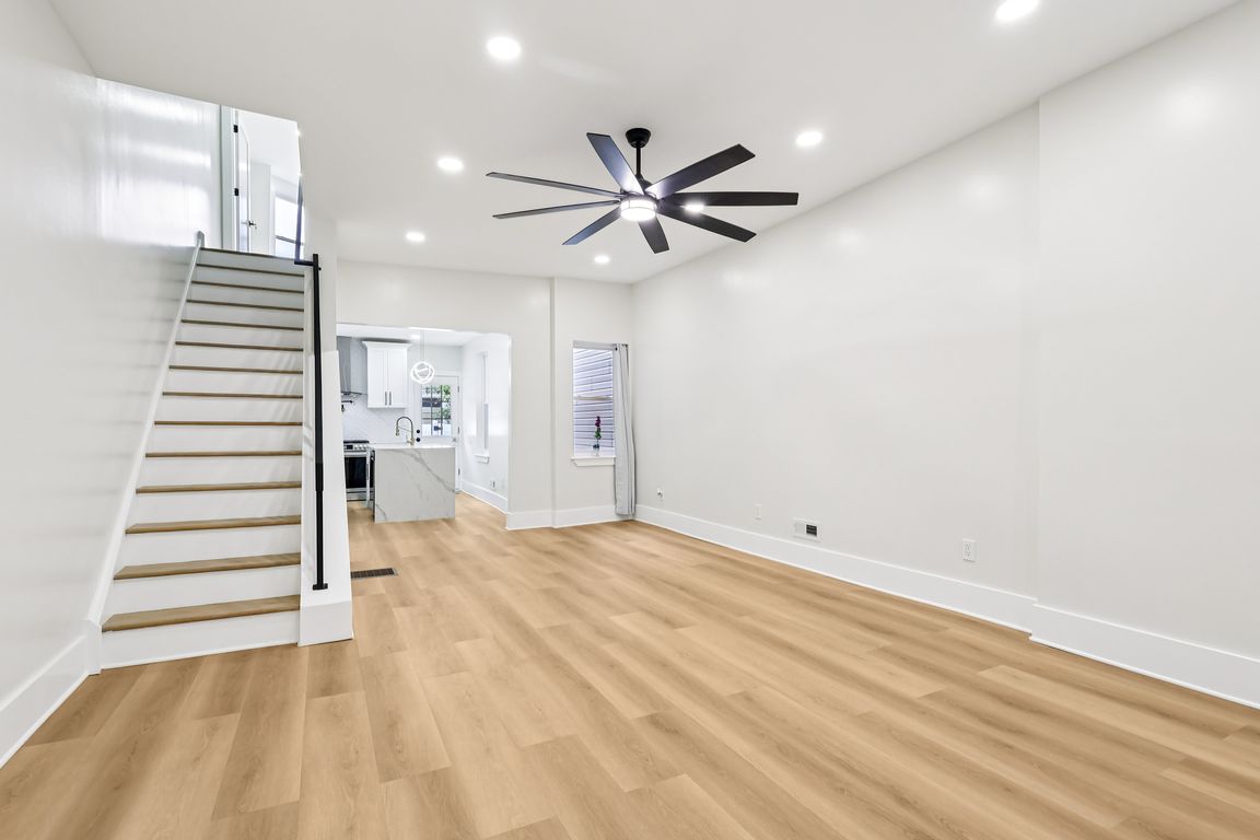 next background image