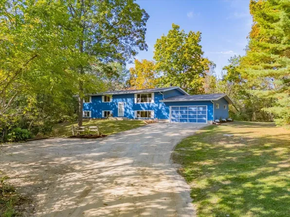 7729 North Tocoho Trail, Edgerton, WI 53534