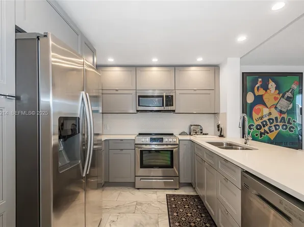 401 NE 14th Ave APT 705, Hallandale Beach, FL 33009