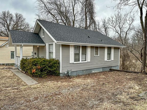 2nd image of 1025 Prickett Ave