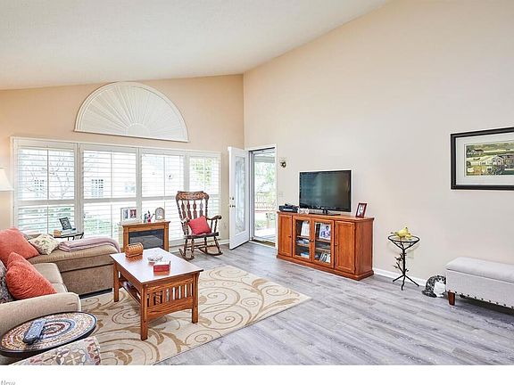 5th image of 430 Vista Ln
