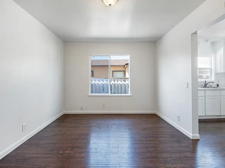 0 Locust St — Photo 4