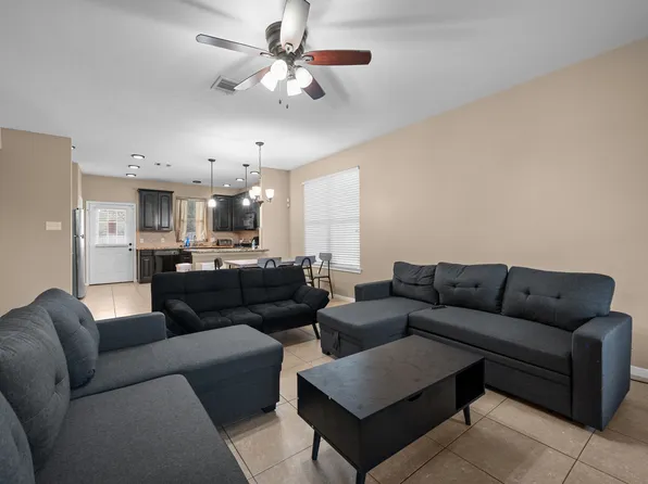 2318 Tracy Ln, Highlands, TX 77562