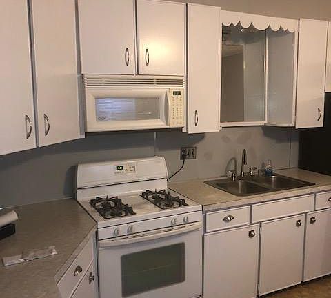 5th image of 503 West Broadway