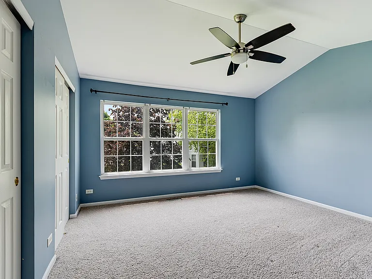 913 Genesee Dr — Photo 14