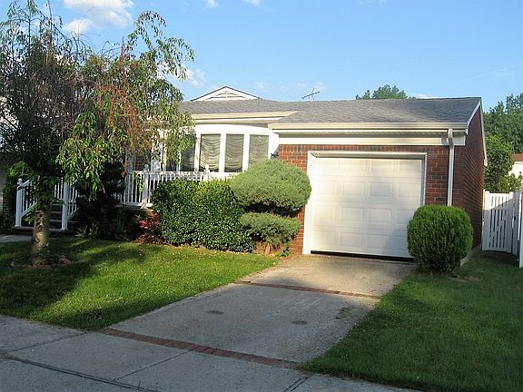 3rd image of 246 Collfield Ave