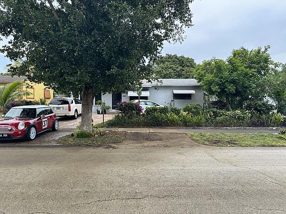 2nd image of 15625 NE 11th Court