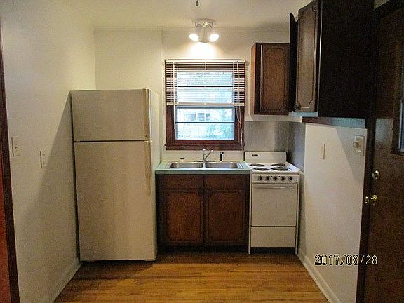 3rd image of 1511 Walker Ave