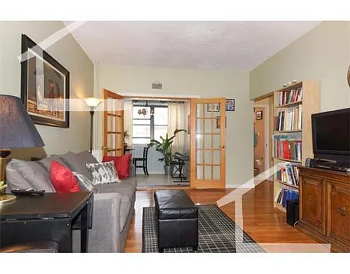 317 Summit Ave #2E Photo 1