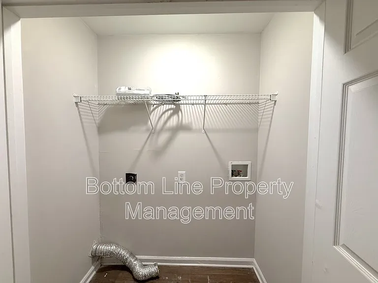 5211 Windy Valley Dr — Photo 6
