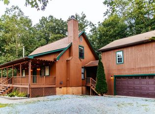 522 T Rd, Monterey, TN 38574