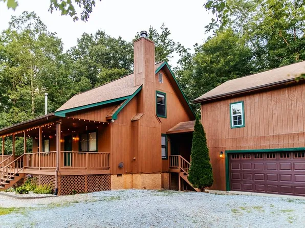 522 T Rd, Monterey, TN 38574