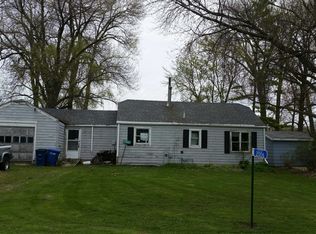 2006 N Point Comfort Rd, Oshkosh, WI 54902