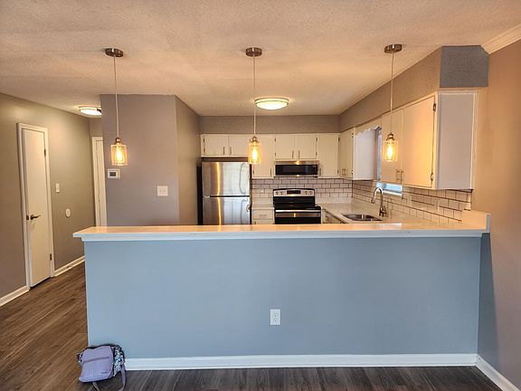 4th image of 1349 Bayville Ct #1