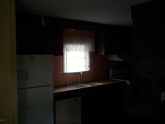 4th image of 373 Sunflower Ln