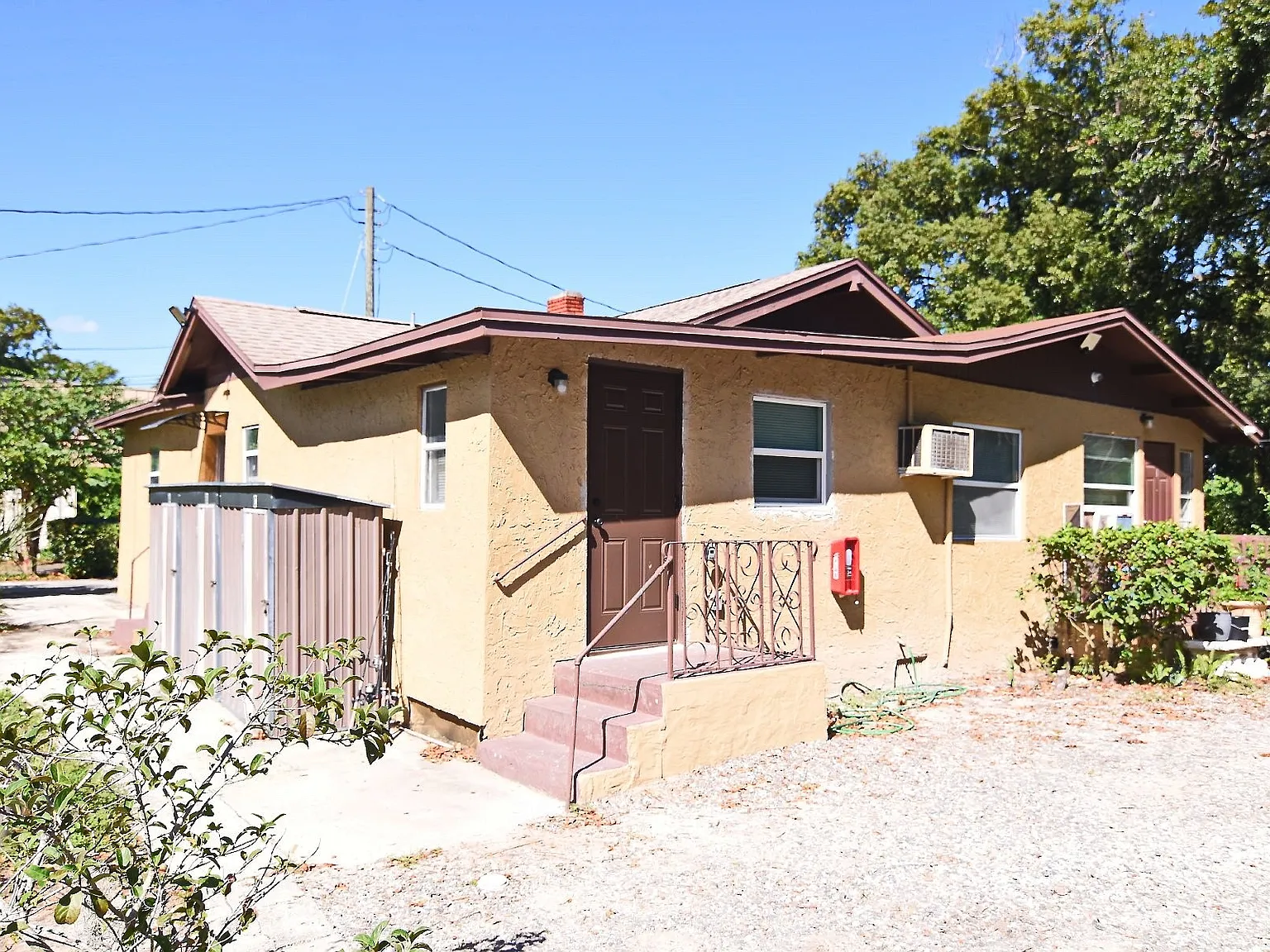 2514 E Jefferson St — Photo 3