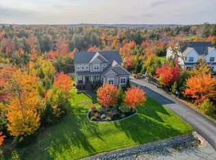 581 Duart Ave, Fall River, NS B2T0L7