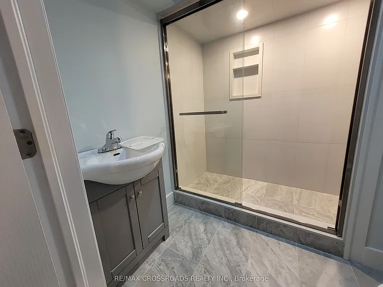 157 Antorisa Ave #LOWER — Photo 10