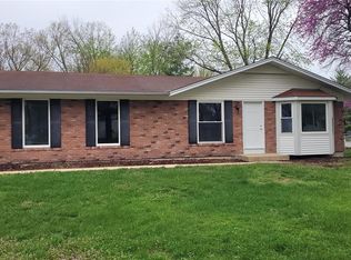 8 Ann Dr, Saint Peters, MO