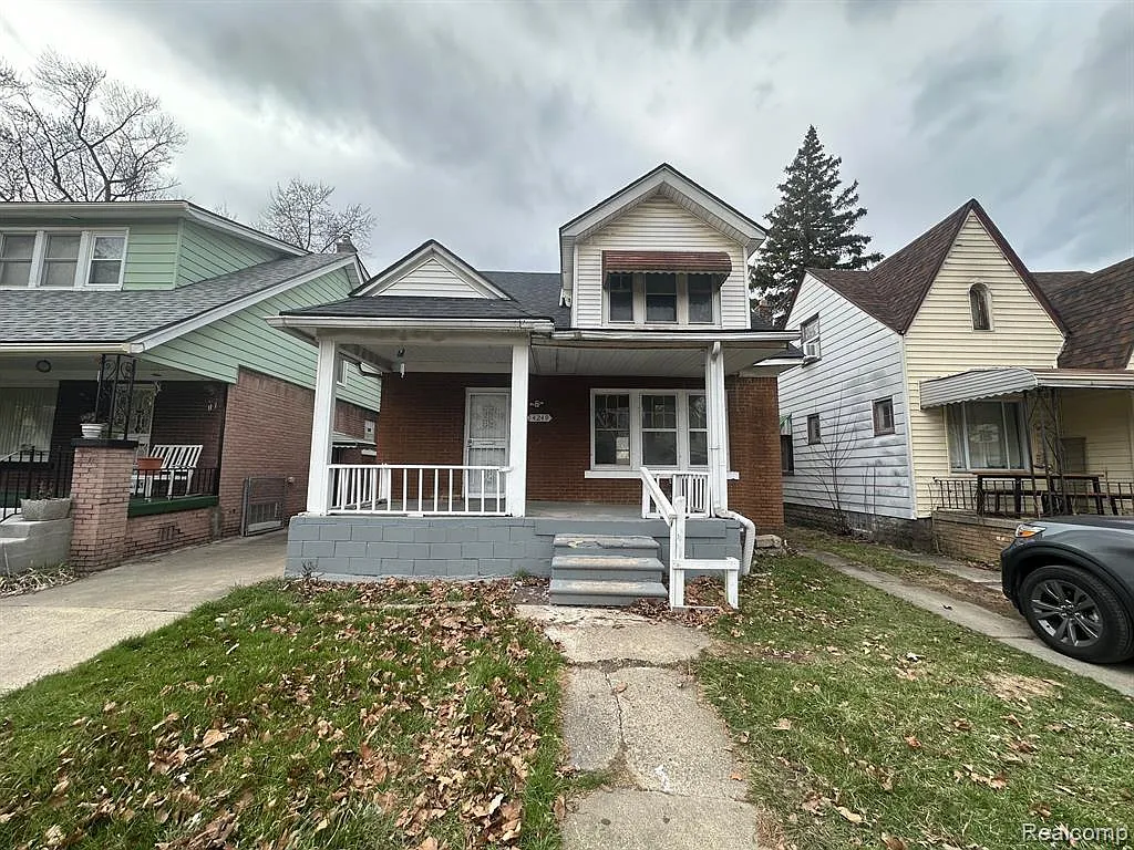 14249 Cloverlawn Avenue - 1 — Photo 1