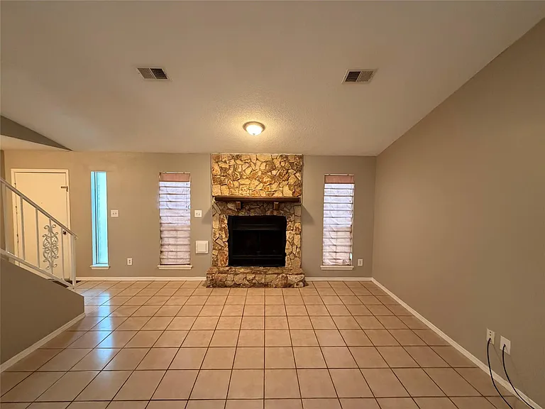 3227 Glade Springs Dr — Photo 6