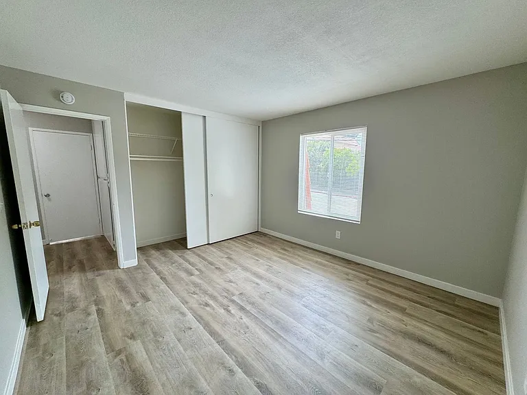 7631 Ellis Ave #B — Photo 10