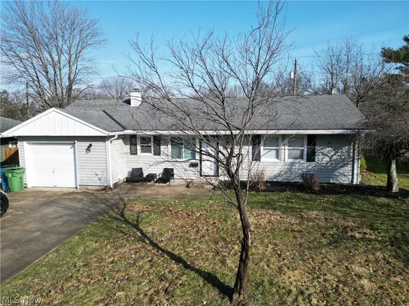 9272 W Ridgewood Dr, Parma Heights, OH 44130