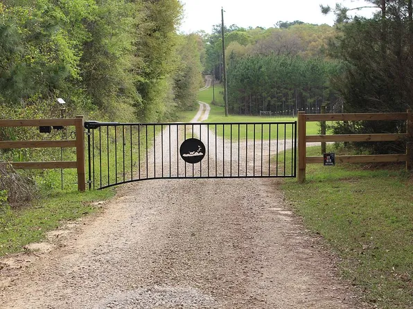 272 Walker Ln, Thomasville, GA 31792