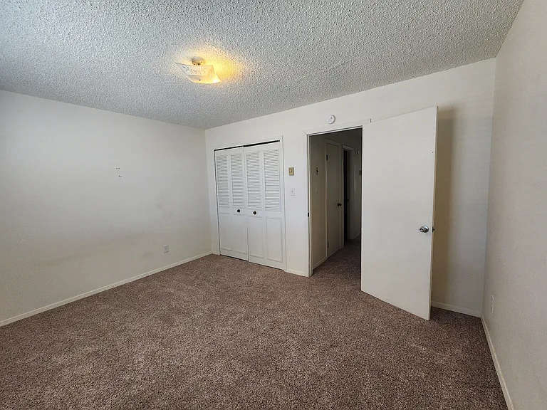 32 Royal Crest Dr #A — Photo 18