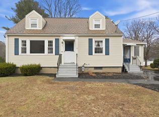 9 Anna St, North Chelmsford, MA 01863