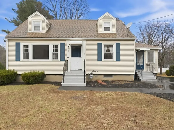 9 Anna St, North Chelmsford, MA 01863