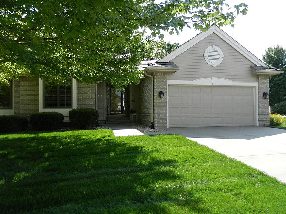 1st image of 32 Norwood Ct