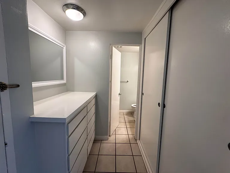 222 S Oak Knoll Ave #5 — Photo 10