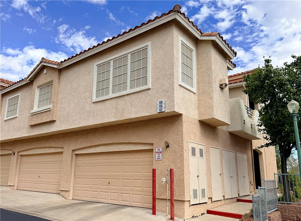 3 bed, 2.0 bath, 1348 sqft, $1,695 — Photo 1