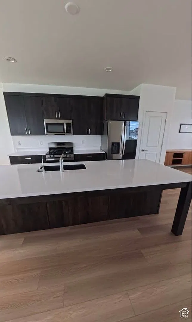 Lakeshore Landing - 4 Bedroom Townhome — Photo 4