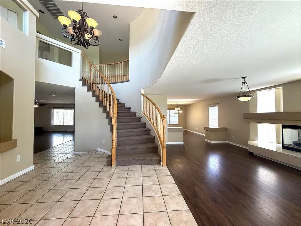 5 bed, 3.0 bath, 3297 sqft, $2,840 — Photo 2