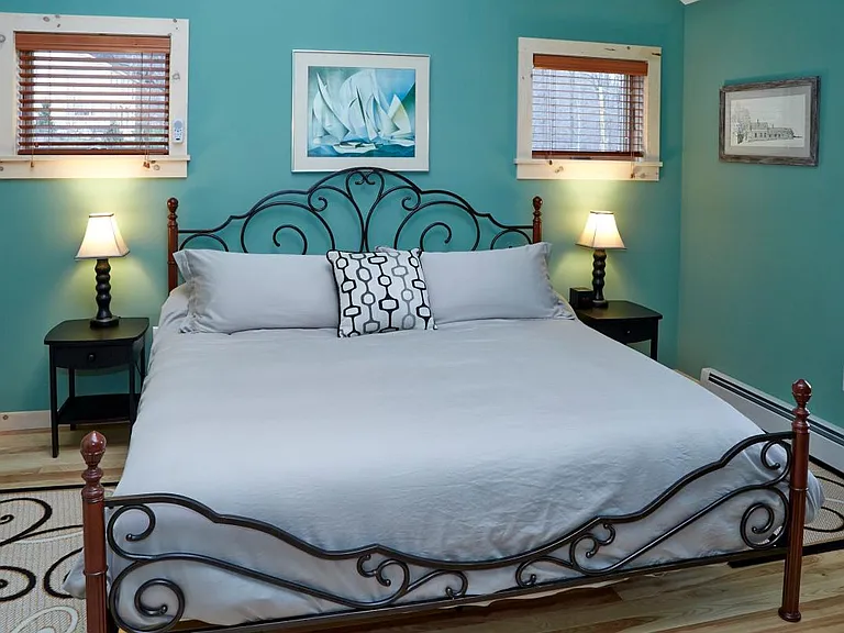 Main level guest with King bed