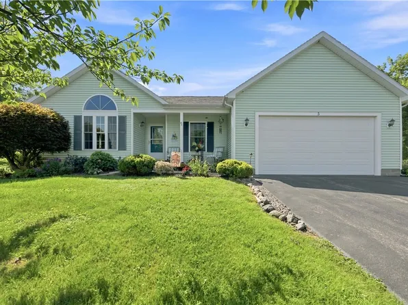 5 Wedgewood Ct, Brockport, NY 14420