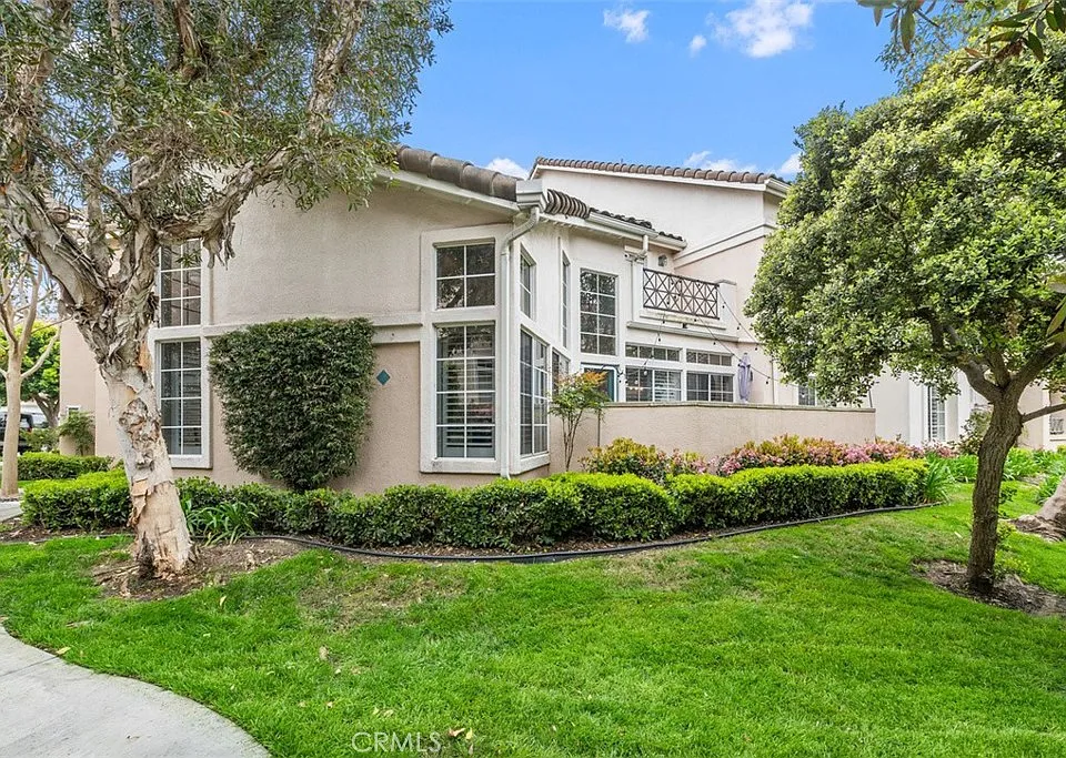 98 Shorebreaker Dr