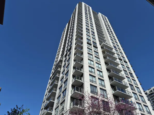 2979 Glen Dr #1703, Coquitlam, BC V3B 0B2