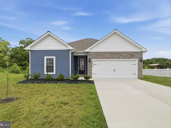 9910 Roulette Dr, Hagerstown, MD 21740