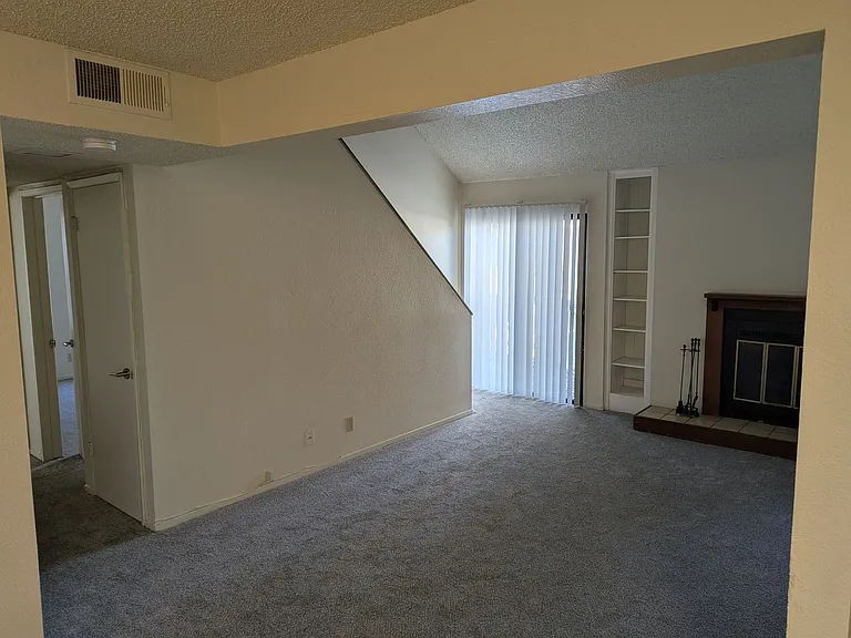 Eastlake Apartments — Photo 49