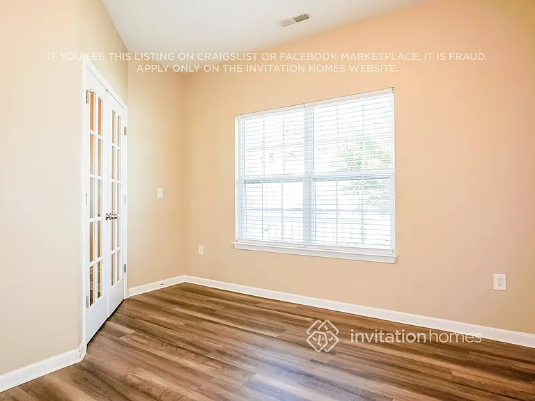 6105 Watsonia Dr — Photo 9