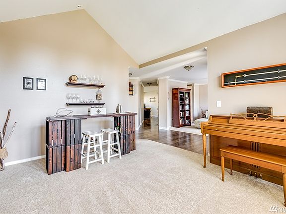 5th image of 517 Southcott Ln