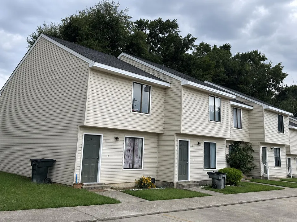 251 Knight Dr #6