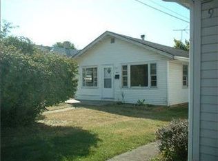 955 W 3rd St, Rushville, IN 46173
