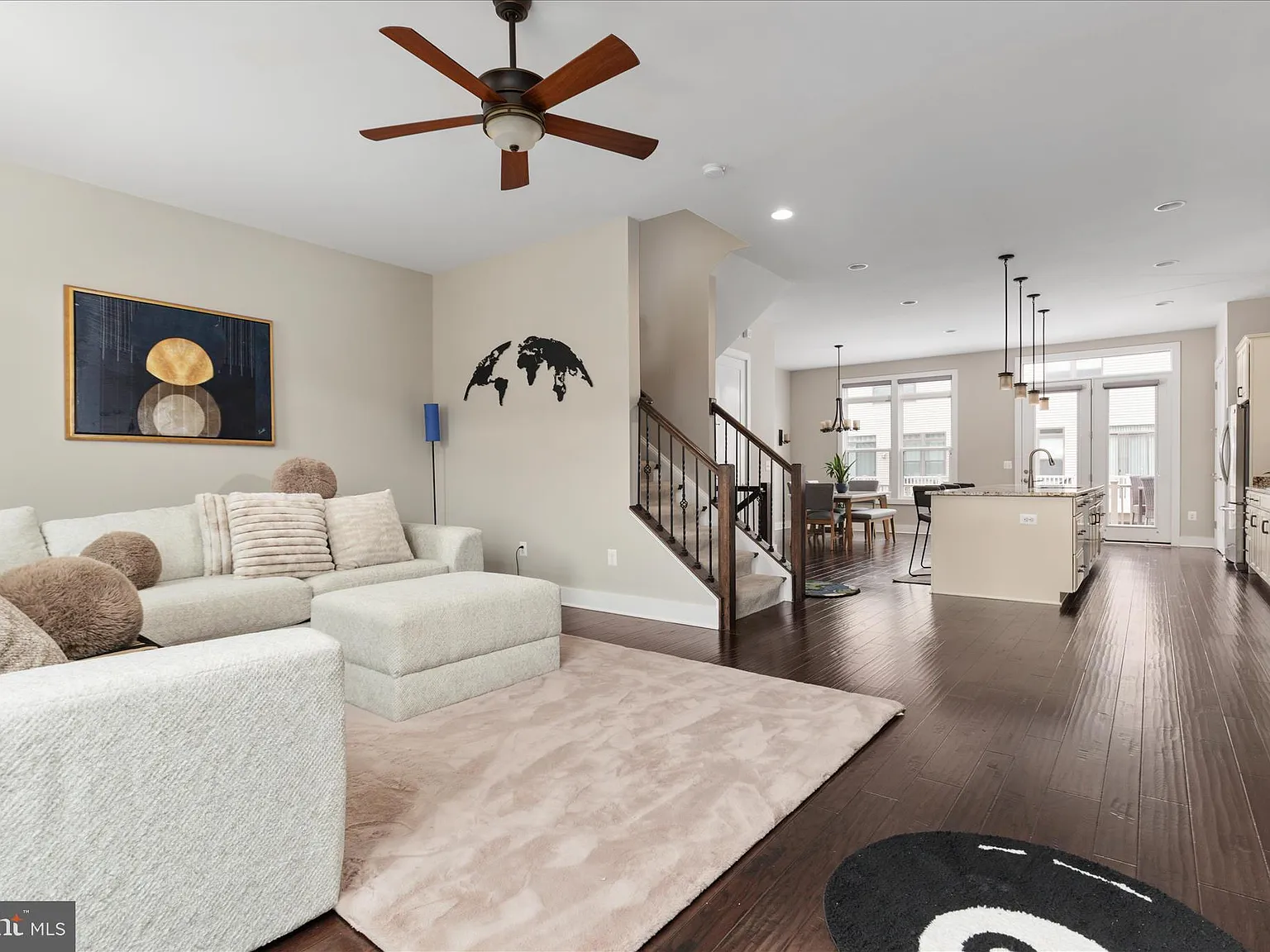 Sm One Loudoun Condo — Photo 4